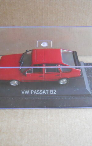 VOLKSWAGEN PASSAT B2 Legendary Cars 1:43 Die Cast in Box in Plexiglass [MV10]